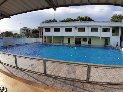 Piscina chico Noé