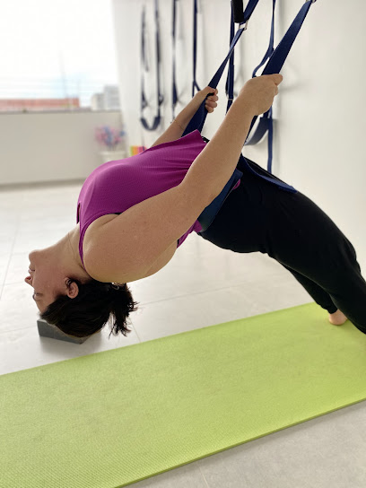 Studio de Yoga Kelli Cambraia