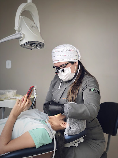 Dra. Carolina Serrão • Reabilitação Oral e Estética