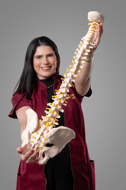 NATÁLIA MÁXIMO - Fisioterapeuta Especialista em Coluna