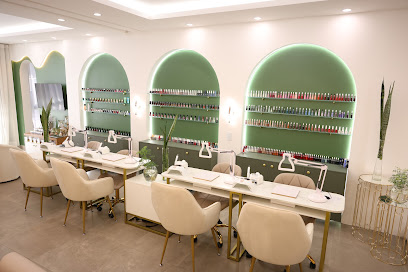 Aura Nail Experience