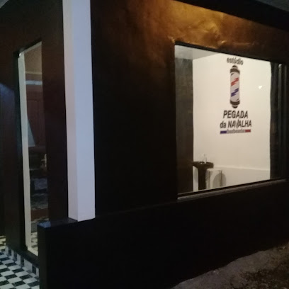 Barbearia pegada da navalha