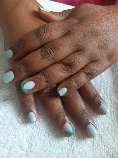 Paula Silva Esmalteria