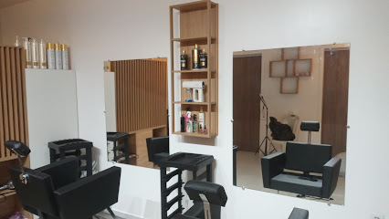 Studio Yessenia Lagos tratamento e alisamento capilar